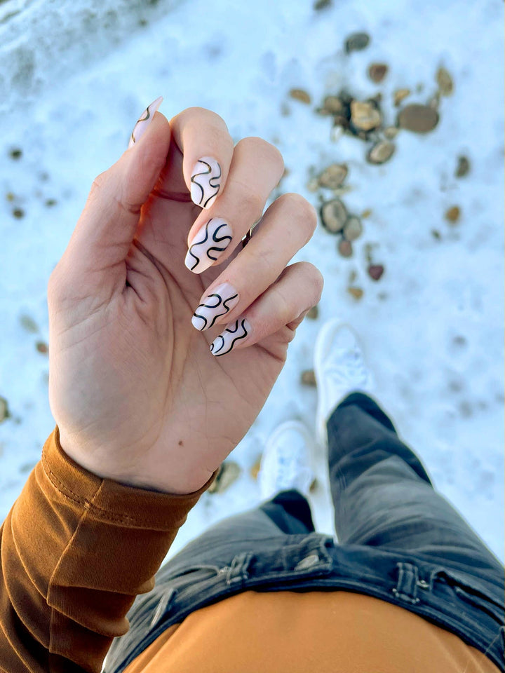 Modern Abstract Black Swirl Press-On Nails