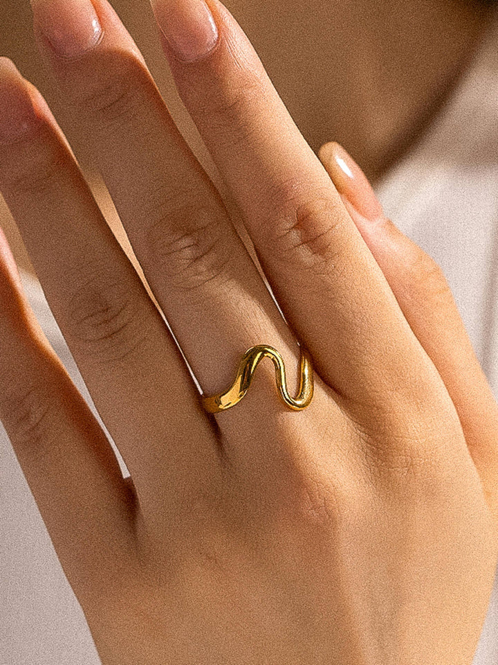 18K Gold Non-Tarnish Abstract Thin Ring (Size 7-8)