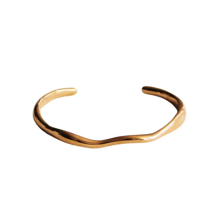 Wavy gold bangle bracelet