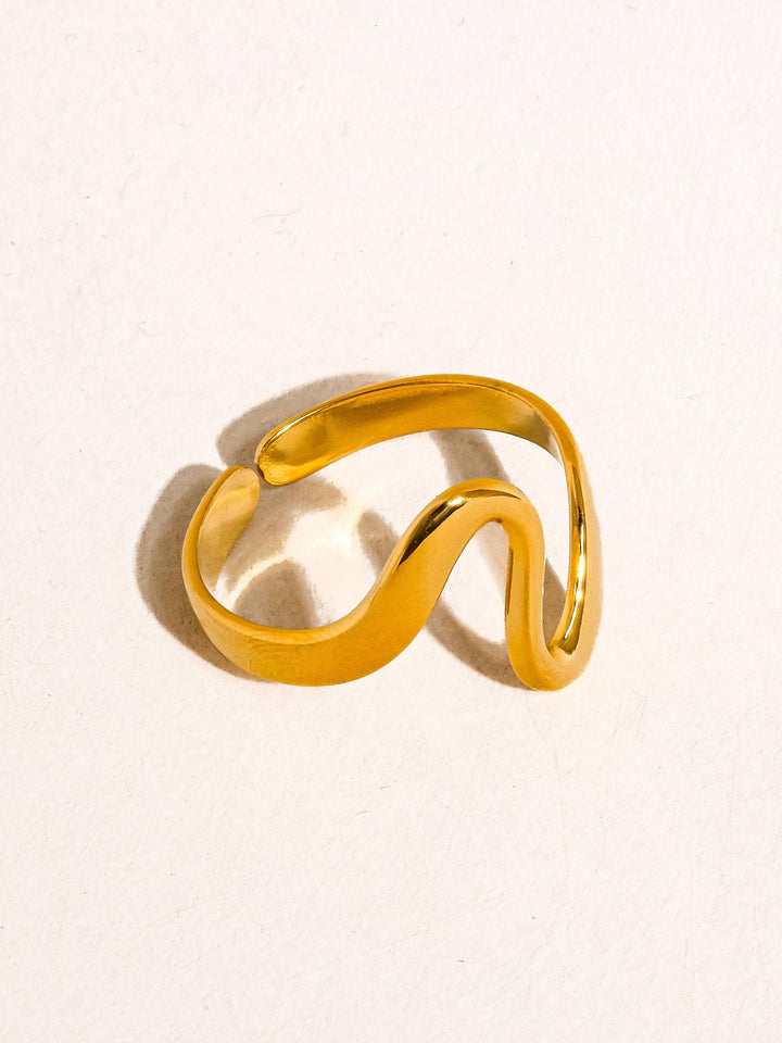 18K Gold Non-Tarnish Abstract Thin Ring (Size 7-8)