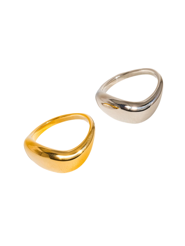 18K Non-Tarnish Classic Wavy Band